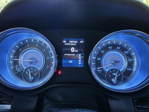 Used 2014 Chrysler 300 C image 17