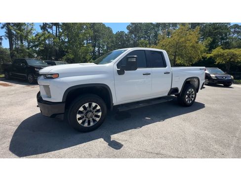 Certified 2023 Chevrolet Silverado 2500 Custom AWD/4WD image 5