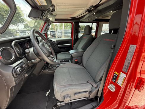 Used 2024 Jeep Wrangler Unlimited Rubicon AWD/4WD image 27