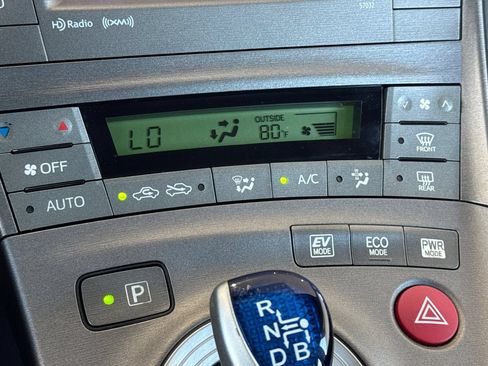 Used 2014 Toyota Prius Three FWD image 24