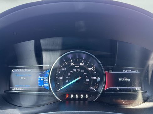 Used 2019 Ford Explorer XLT w/ Equipment Group 202A AWD/4WD image 5