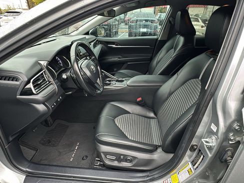 Used 2021 Toyota Camry SE w/ Carpet Mat Package (TMS) image 14