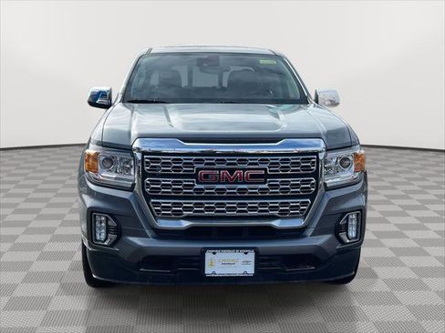 Used 2022 GMC Canyon Denali image 2
