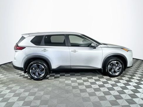 Used 2025 Nissan Rogue SV FWD image 9