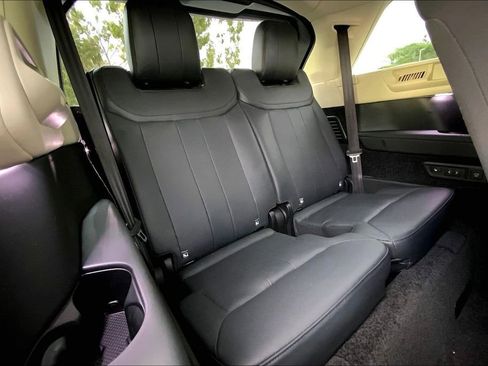 Used 2023 Land Rover Range Rover Long Wheelbase Autobiography image 36