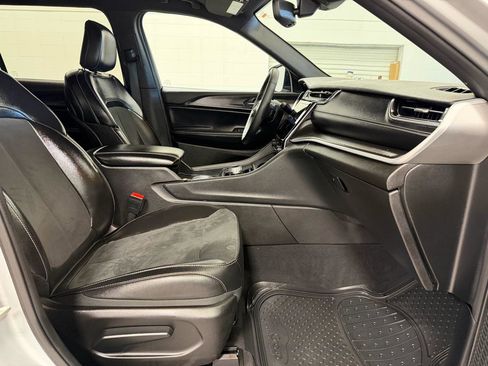 Used 2024 Jeep Grand Cherokee L Laredo image 26