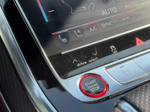 Used 2021 Audi RS Q8 4.0 TFSI quattro image 32