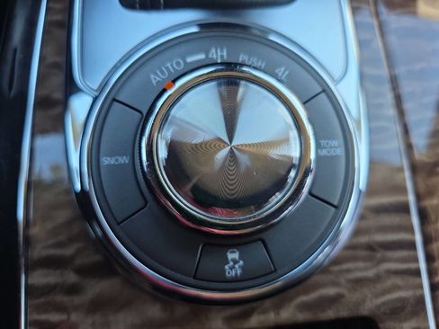 Used 2019 Nissan Armada SV image 19