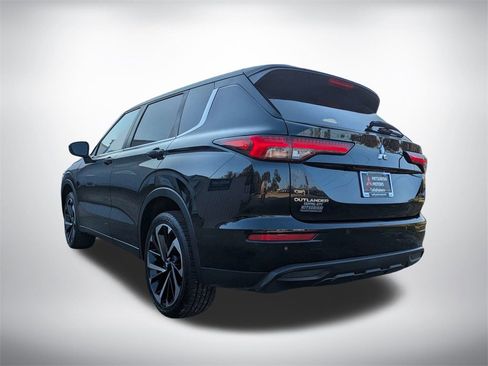 Used 2023 Mitsubishi Outlander SE image 6