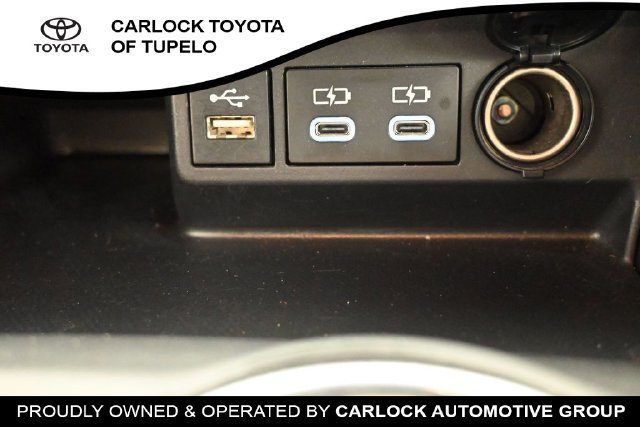 Used 2023 Toyota Highlander LE AWD/4WD image 35