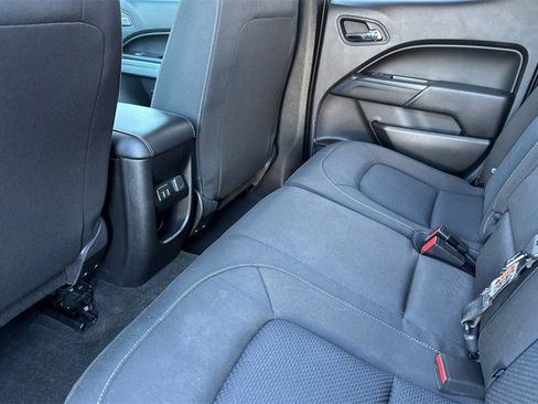 Used 2018 Chevrolet Colorado LT image 17