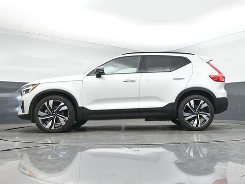 Used 2023 Volvo XC40 B5 Ultimate w/ Protection Package Premier AWD/4WD image 14