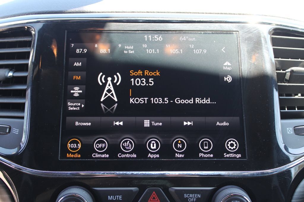 Used 2022 Jeep Grand Cherokee Laredo X AWD/4WD image 23