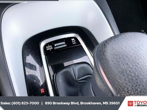 Used 2025 Toyota Corolla SE FWD image 22