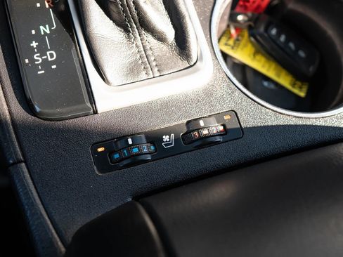 Used 2017 Toyota Highlander Limited image 30