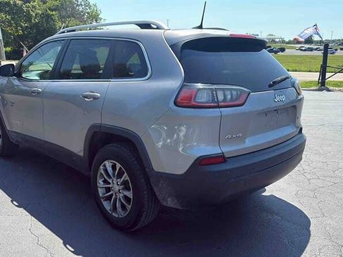 Used 2021 Jeep Cherokee Latitude Plus w/ Mopar Interior Package AWD/4WD image 5