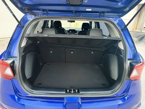 Used 2022 Hyundai Venue Limited FWD image 26