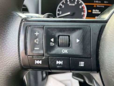 Used 2021 Nissan Rogue S image 27