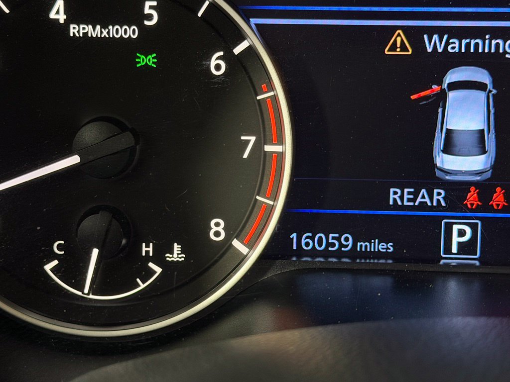 Used 2025 Nissan Altima 2.5 SV FWD image 14