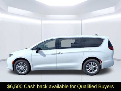New 2026 Chrysler Pacifica Select