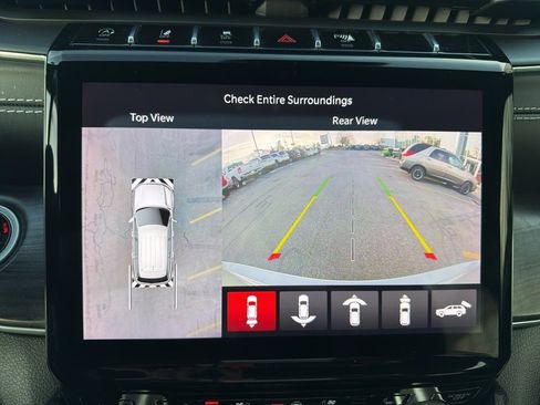 Certified 2022 Jeep Grand Cherokee Overland w/ Adv Protech Group III image 18