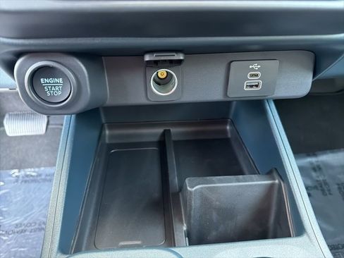 Certified 2025 Ford Maverick XLT w/ XLT Luxury Package image 31