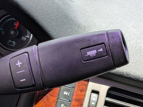 Used 2013 Chevrolet Tahoe LT RWD image 11