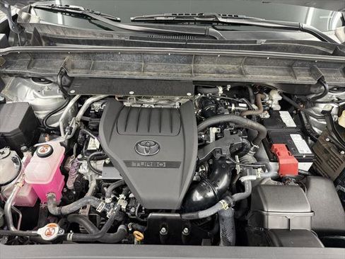 Certified 2024 Toyota Highlander XLE image 35