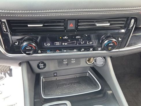 Used 2024 Nissan Rogue SL w/ SL Premium Package FWD image 21