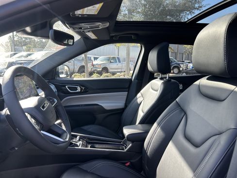 New 2026 Jeep Compass Limited image 14