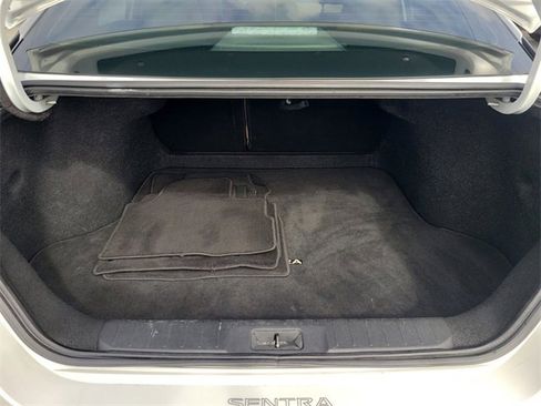 Used 2021 Nissan Sentra SV w/ SV Premium Package image 12