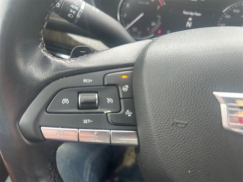 Used 2021 Cadillac XT4 Premium Luxury image 25