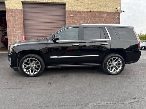 Used 2018 Cadillac Escalade Platinum AWD/4WD image 27