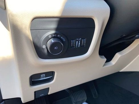 New 2026 Jeep Grand Cherokee Limited w/ Limited Altitude Package AWD/4WD image 27