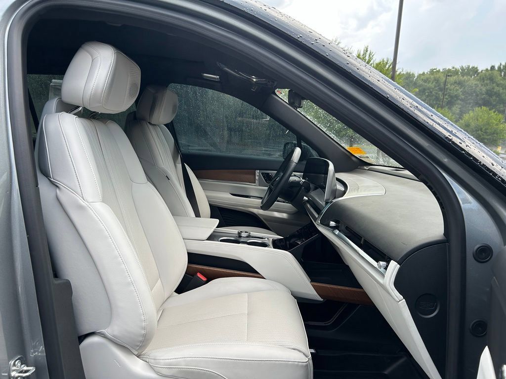 Used 2026 Cadillac Vistiq Sport AWD/4WD image 54