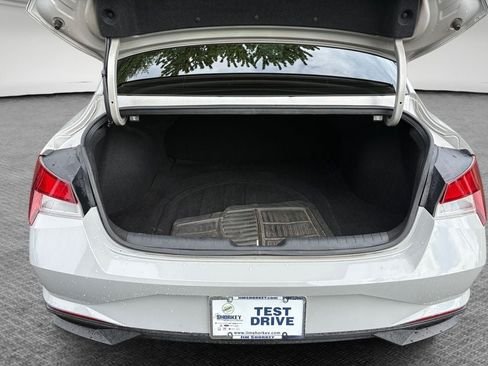 Used 2021 Hyundai Elantra SEL FWD image 25