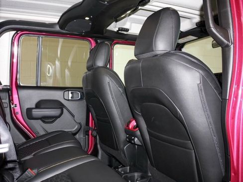 Certified 2024 Jeep Gladiator Sport image 6