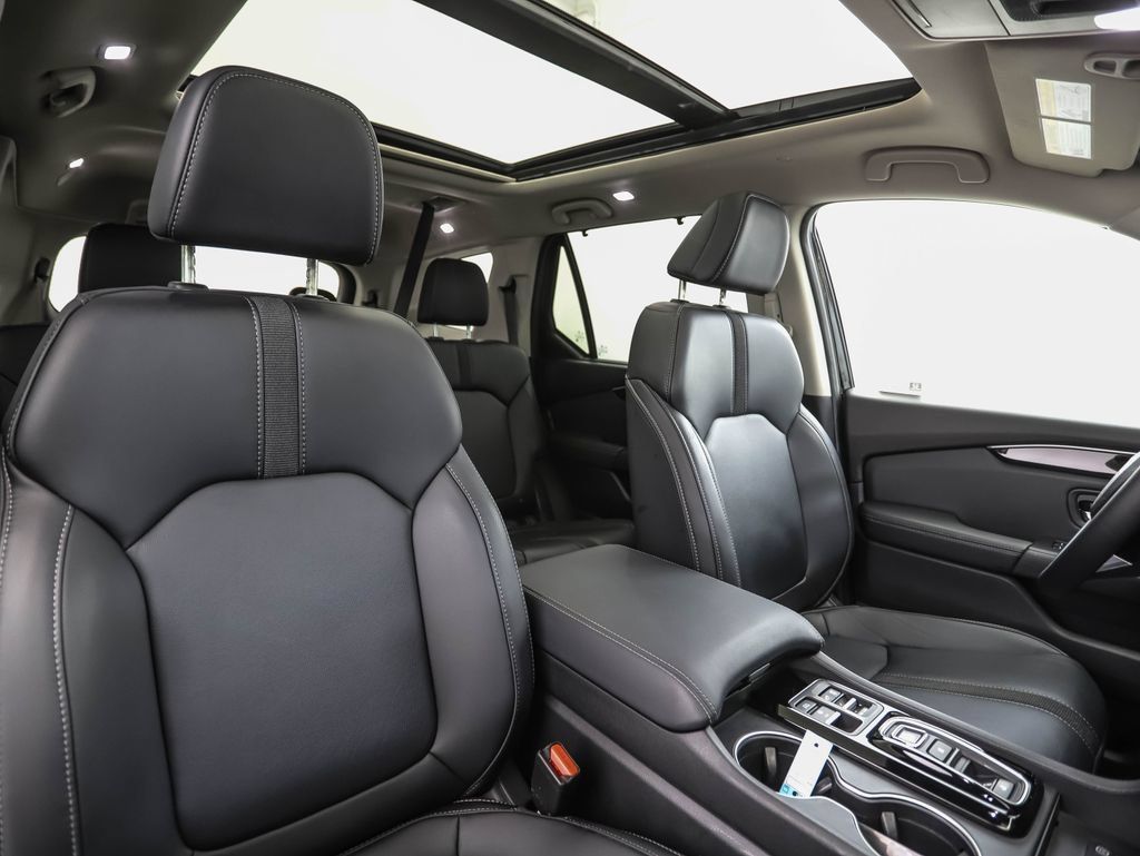 Used 2023 Honda Pilot Touring image 35