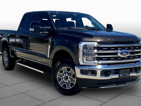 Used 2024 Ford F250 Lariat w/ FX4 Off-Road Package image 2