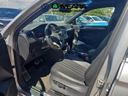 Used 2023 Volkswagen Tiguan SE R-Line AWD/4WD image 3