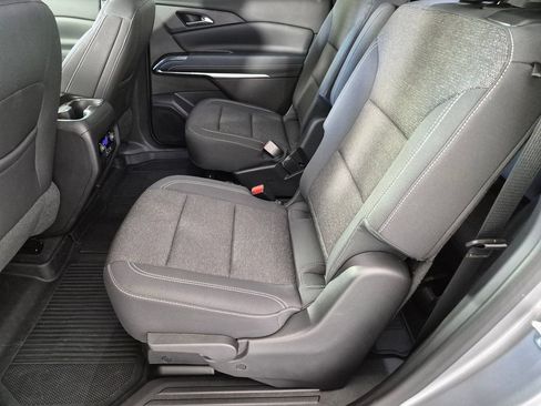 Used 2025 Chevrolet Traverse LT w/ Midnight/Sport Edition FWD image 26