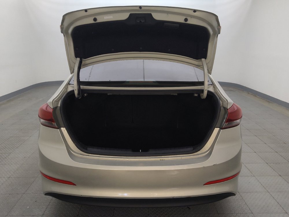 Used 2017 Hyundai Elantra SE FWD image 29