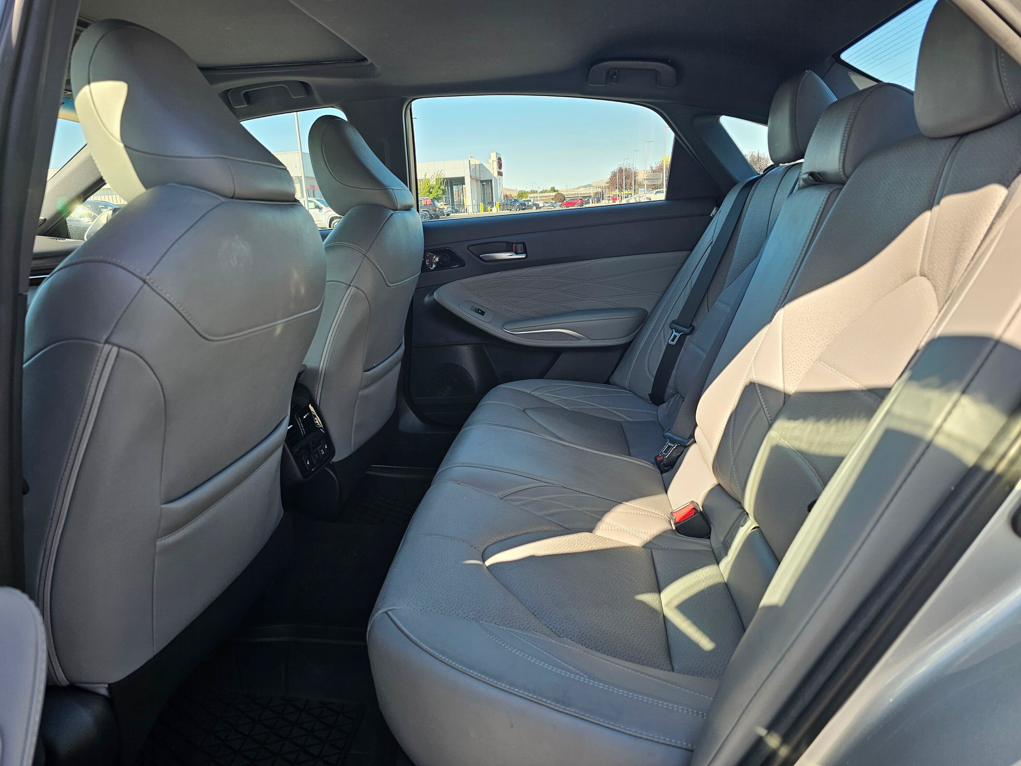 Certified 2021 Toyota Avalon Limited w/ Advanced Safety Package FWD image 16