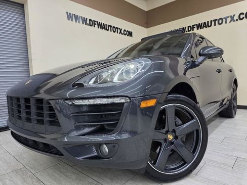 Used 2018 Porsche Macan AWD/4WD image 1