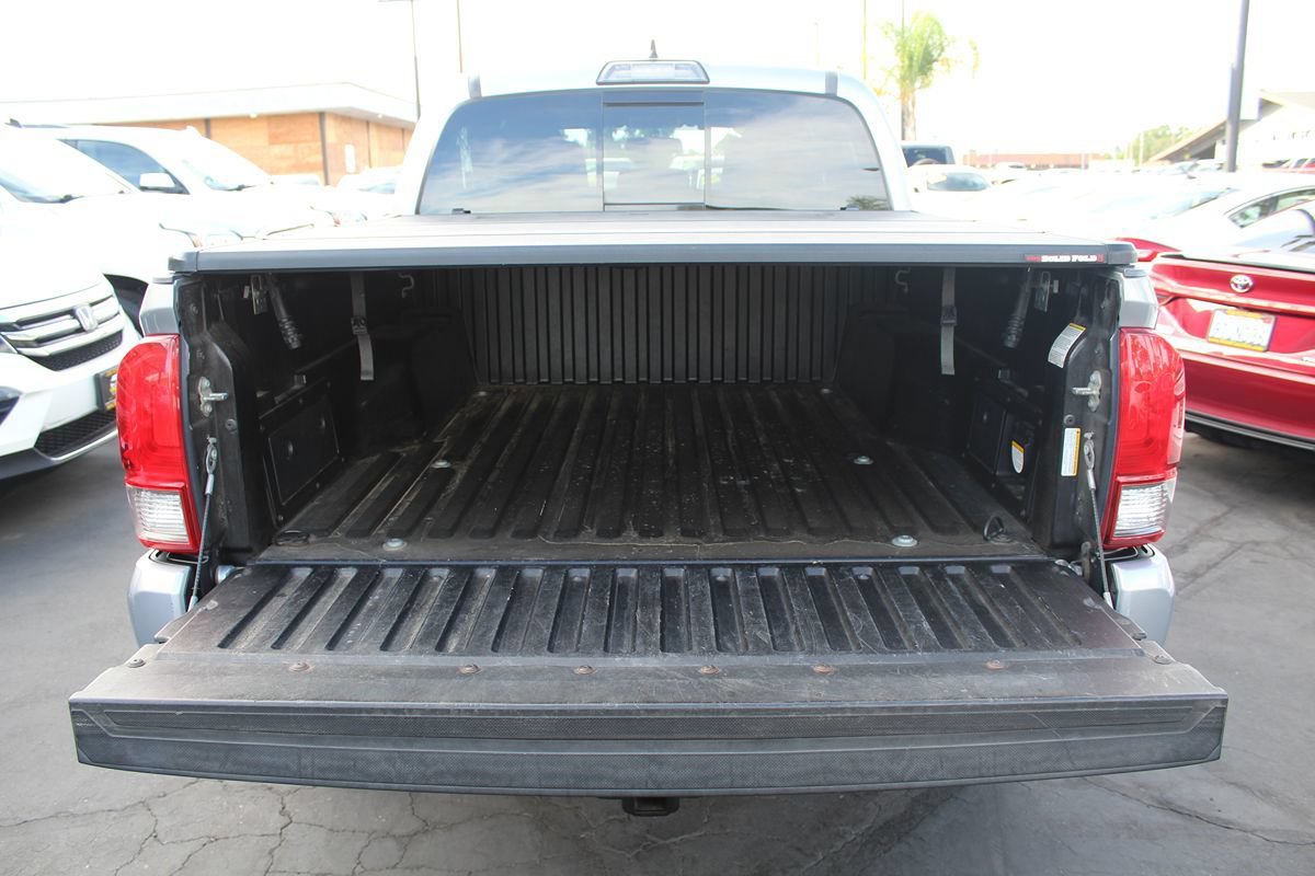 Used 2017 Toyota Tacoma TRD Sport RWD image 17