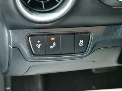 Used 2023 Kia Forte LXS w/ LXS Technology Package image 21