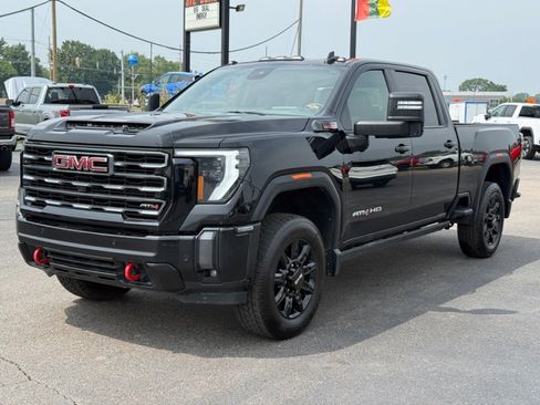 Used 2024 GMC Sierra 2500 AT4 w/ AT4 Premium Plus Package AWD/4WD image 4