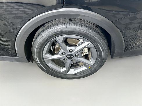 Used 2025 Kia K4 LXS image 11