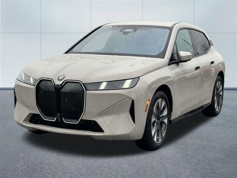 Used 2026 BMW iX xDrive45 image 9