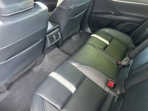 Used 2025 Toyota Camry SE FWD image 27